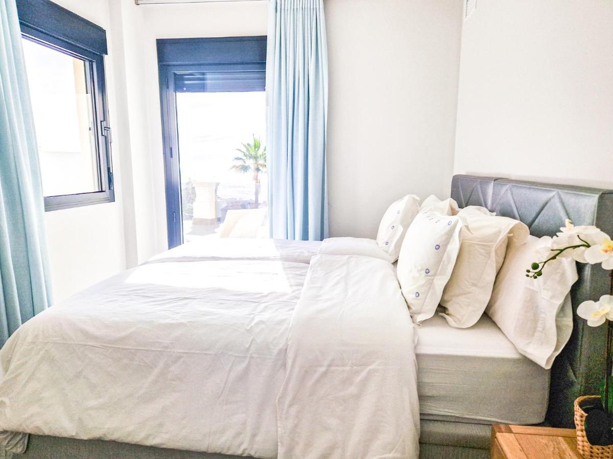 Luxury 2 Bedrooms Apt With Seaview Blue Suite 4104 Manilva Dış mekan fotoğraf